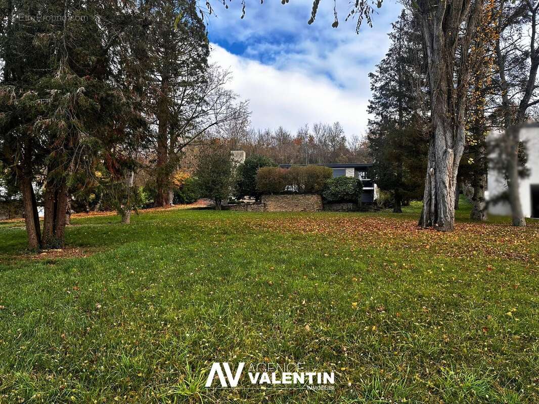 Terrain à SCY-CHAZELLES