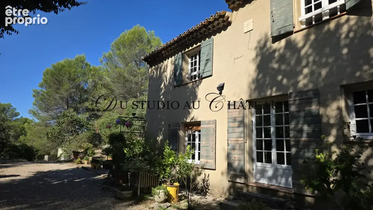 Aix en Provence, belle bastide traditionnelle avec garage sur  5000M2 sans vis-à-vis, la campagne à la ville - photo 6
