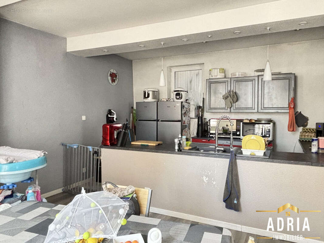 Appartement 400 m² à Luneville  - photo 7