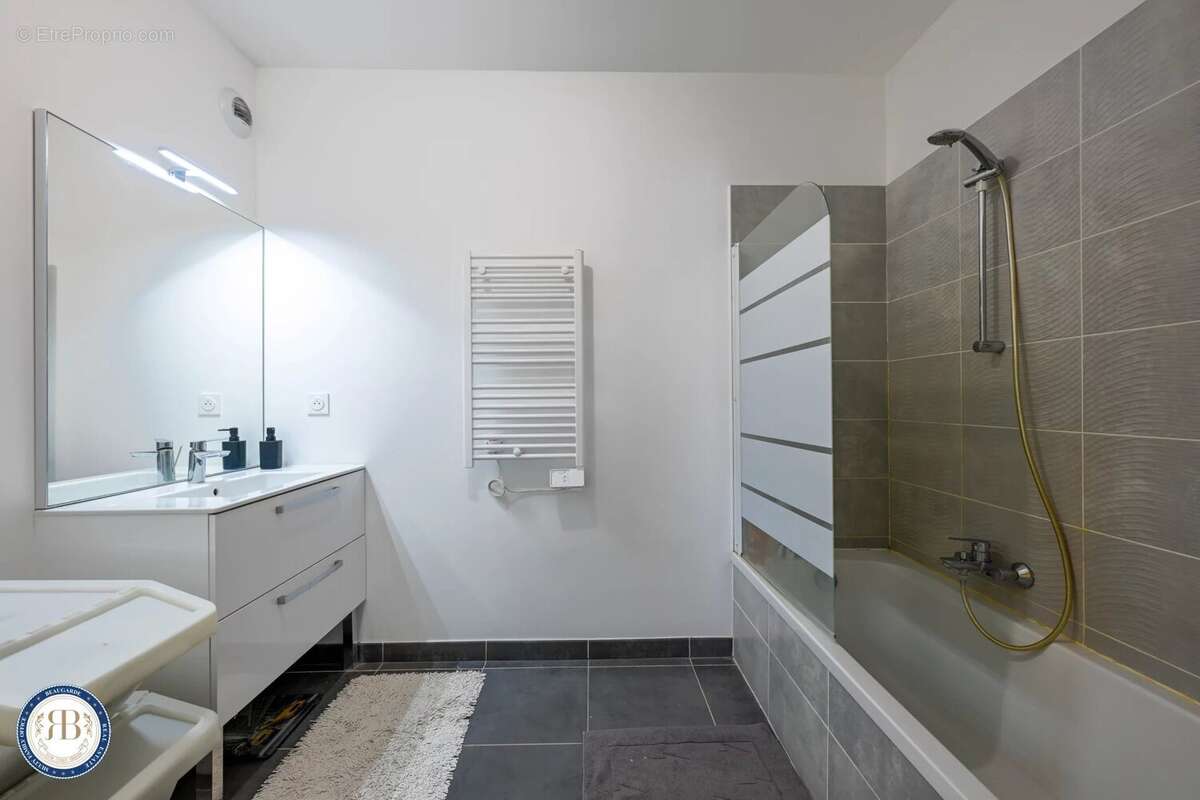 À vendre - appartement 3 pieces – 68 m² – cagnessur-mer – terrasse – parking – proche mer - photo 7