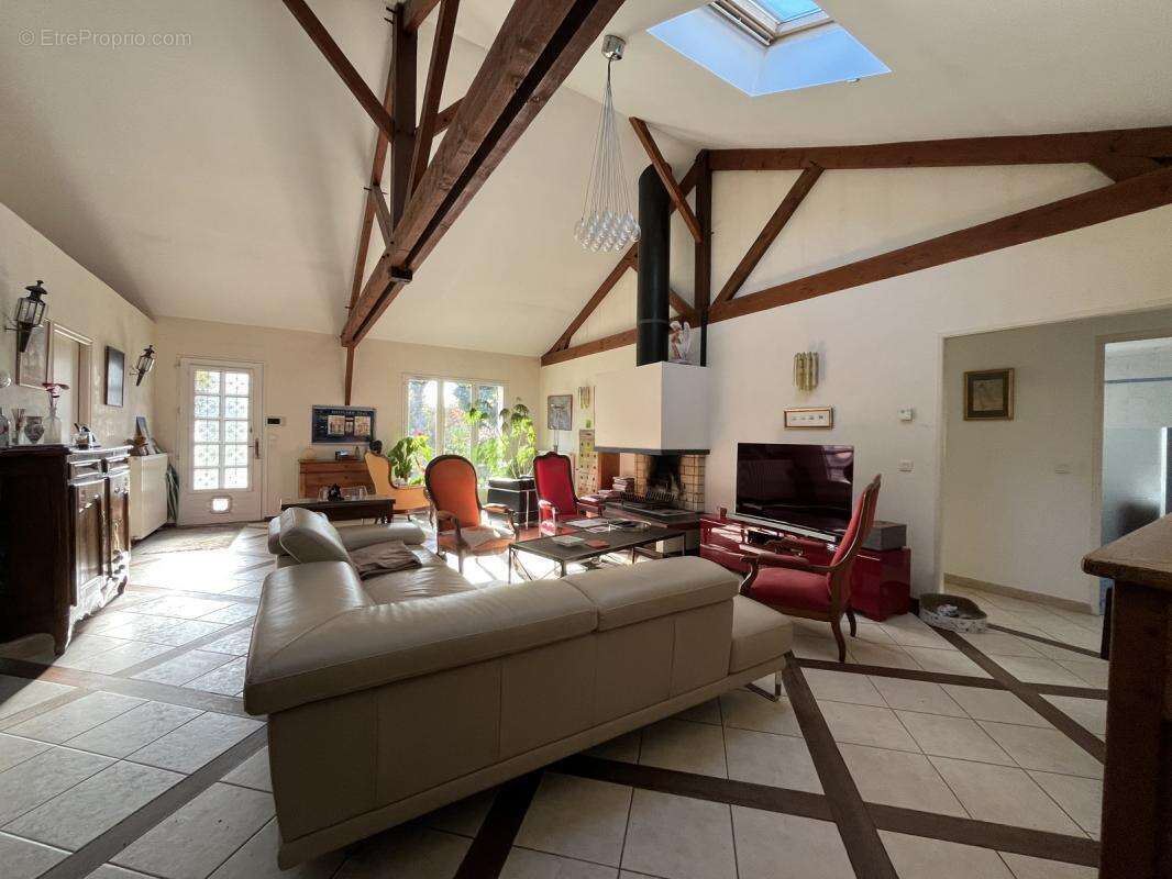 Maison à SAINTRY-SUR-SEINE