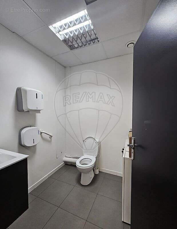 Commerce à DOMPIERRE-SUR-MER