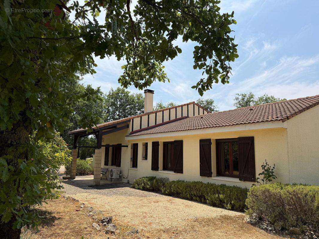Maison bien entretenue avec studio indépendant, piscine chauffée et dépendances - photo 2