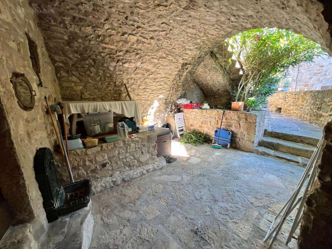 Maison en pierres avec terrasse - photo 5