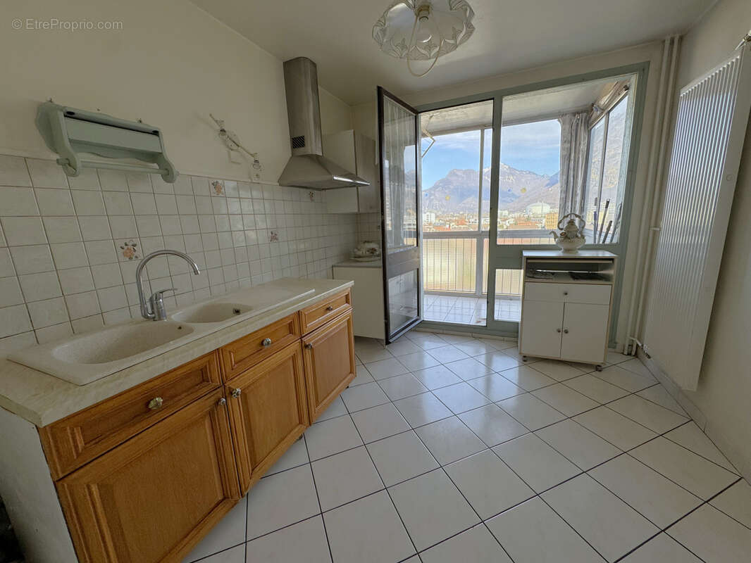 Appartement à FONTAINE