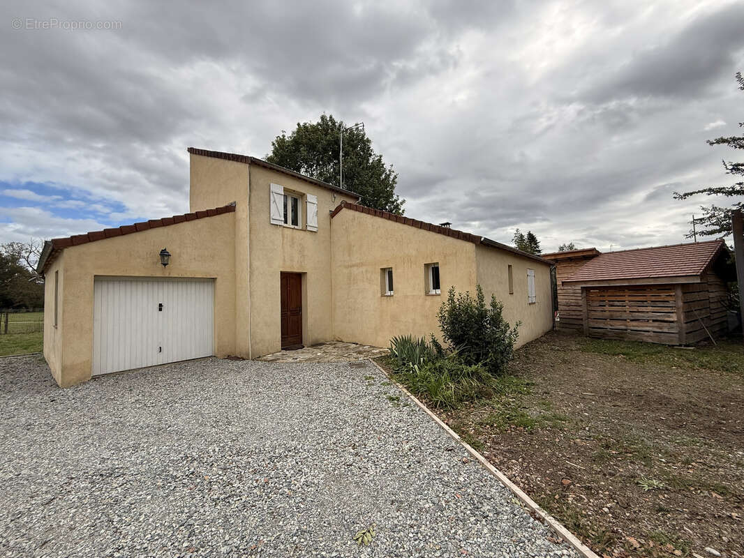 Maison à SAINT-PRIEST-BRAMEFANT