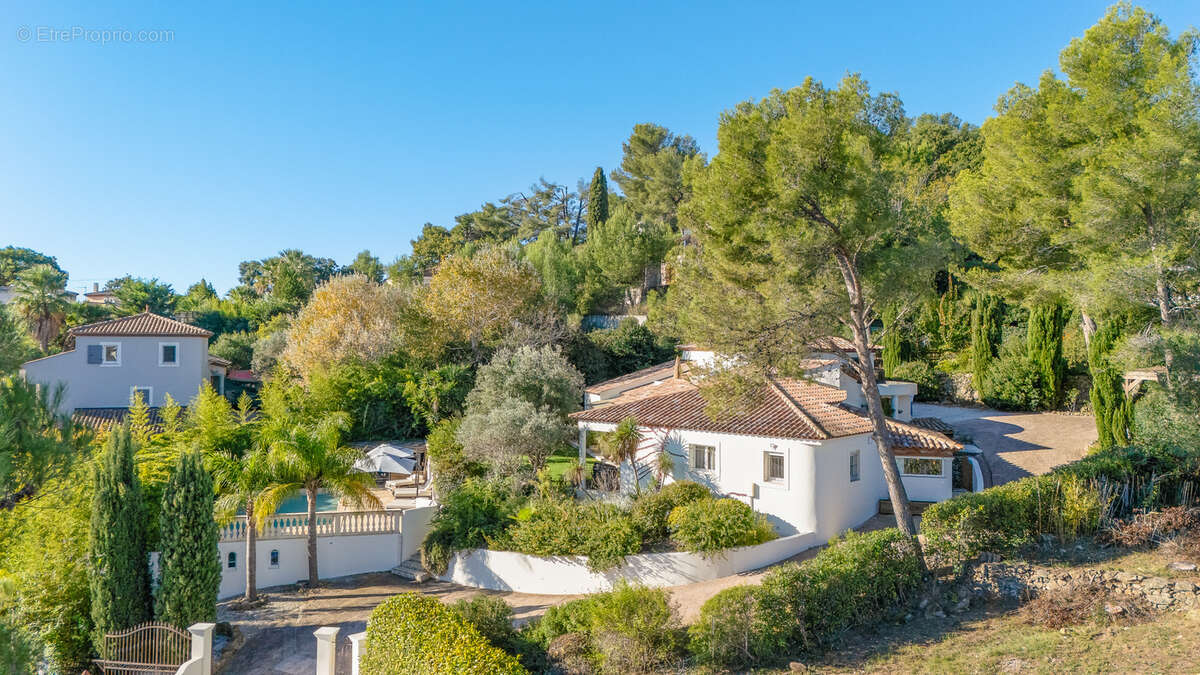 Maison à CARQUEIRANNE
