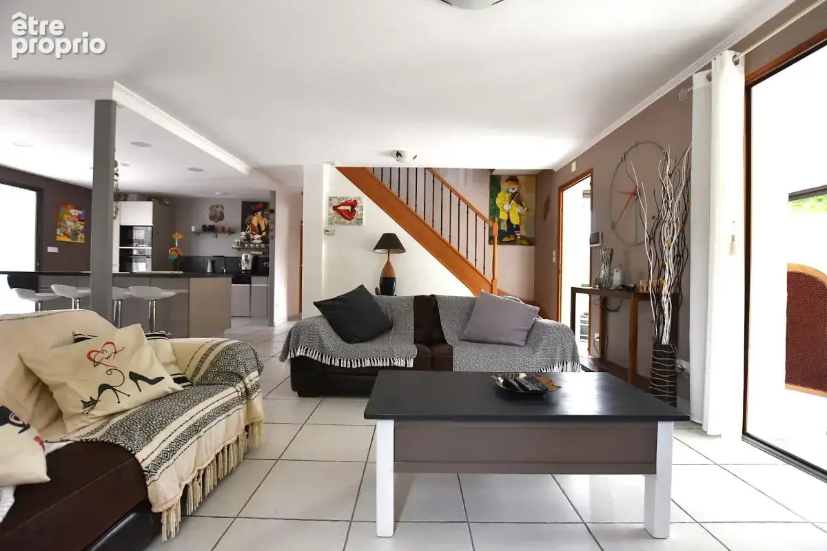 Saint-Ferréol-d’Auroure   201 m² habitables   Terrain paysager 1 950 m²   Piscine chauffée - photo 10