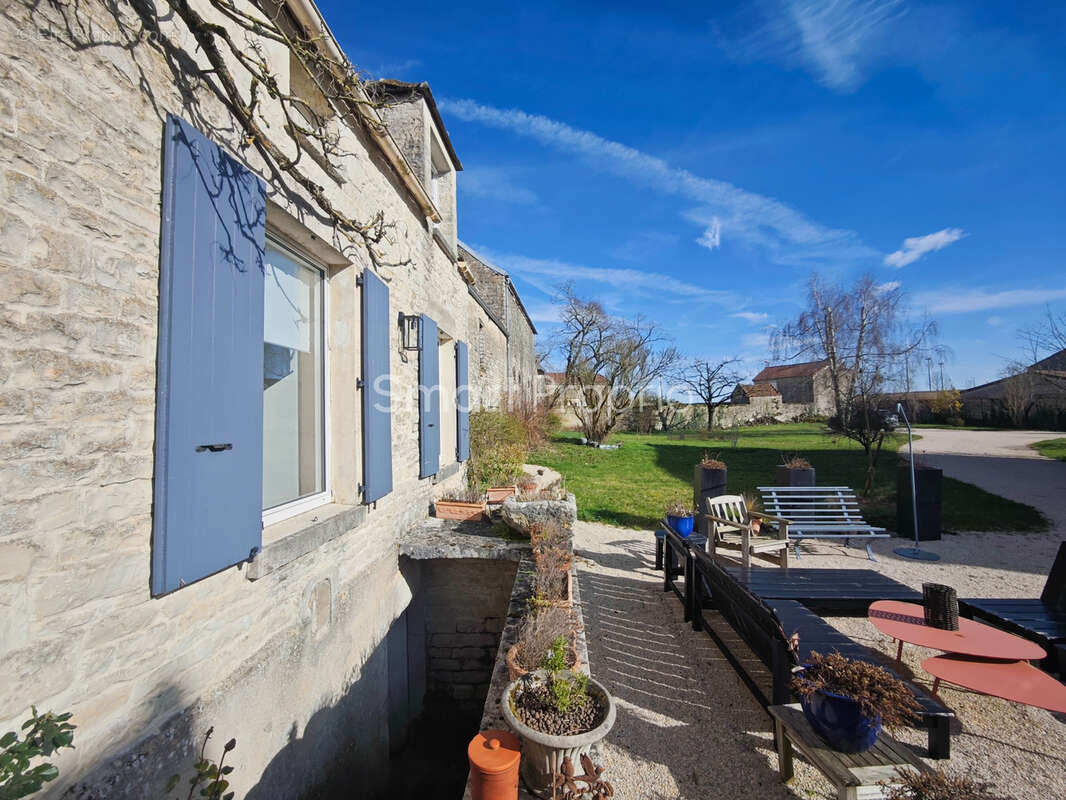 Maison à NOYERS