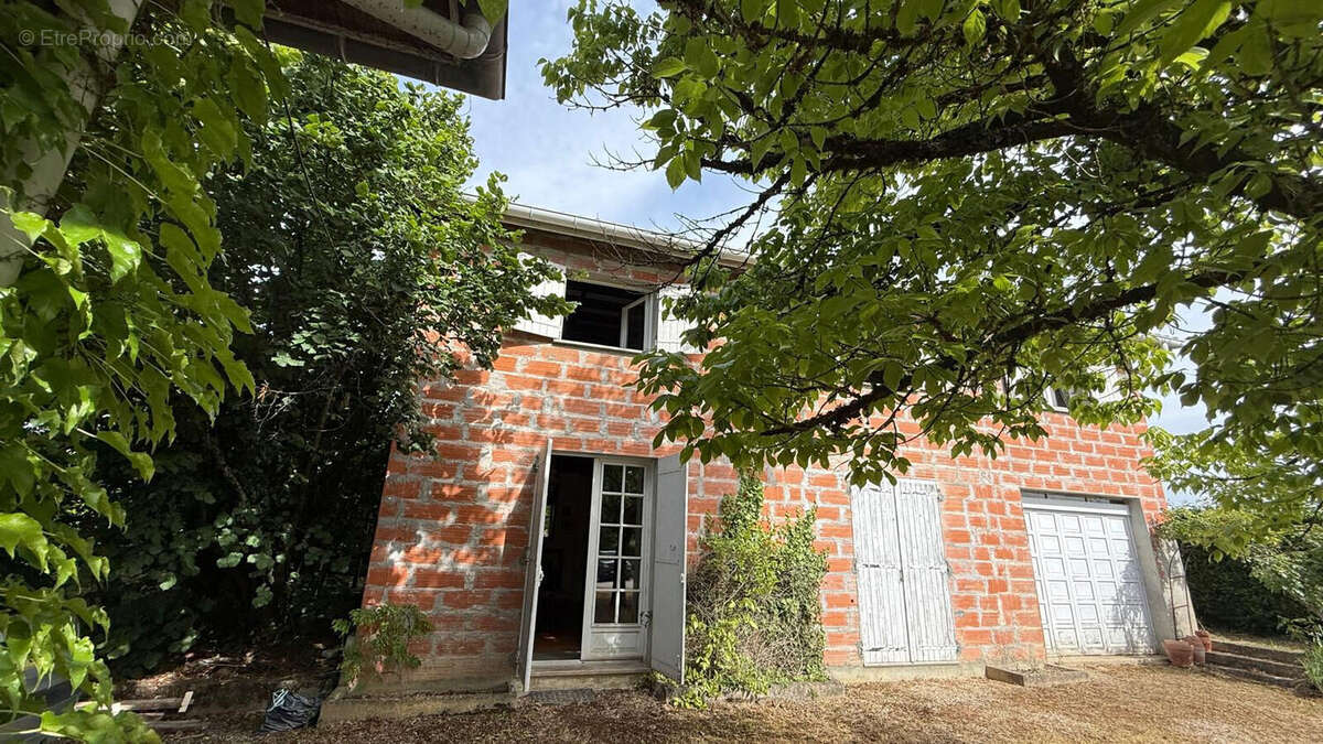 Maison à ARVEYRES