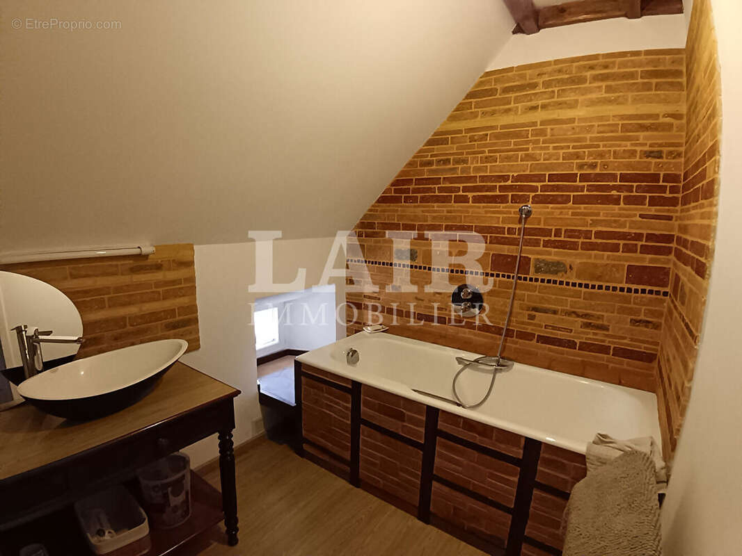 Maison à LE MELE-SUR-SARTHE