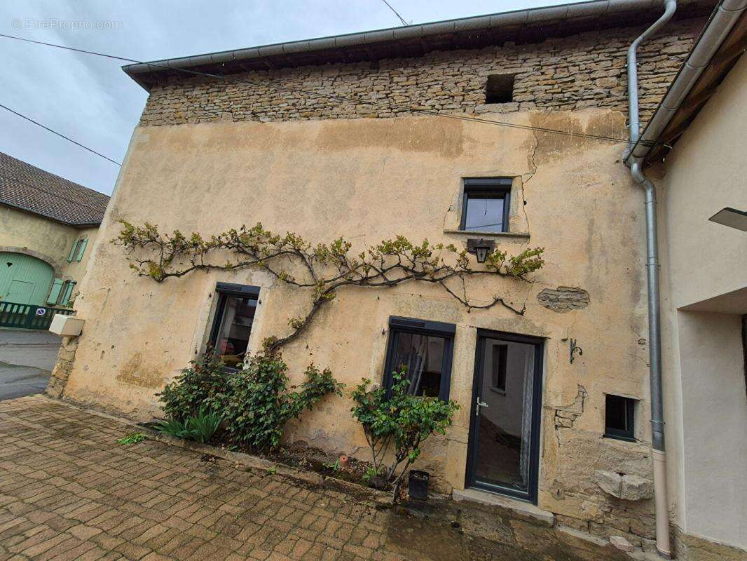 Maison à CHARGEY-LES-PORT