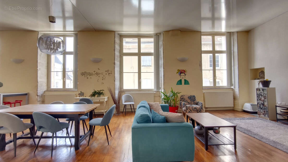 Appartement à GRAY