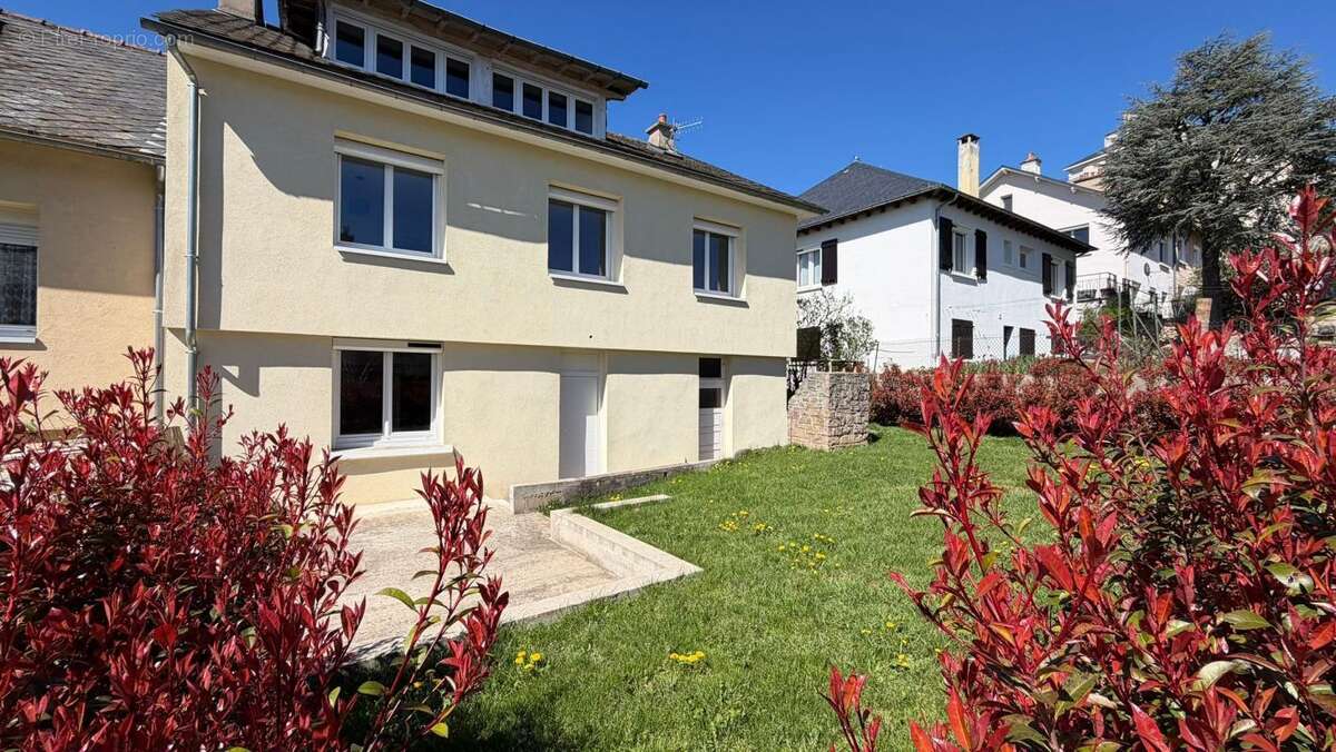 Maison à LE MONASTERE