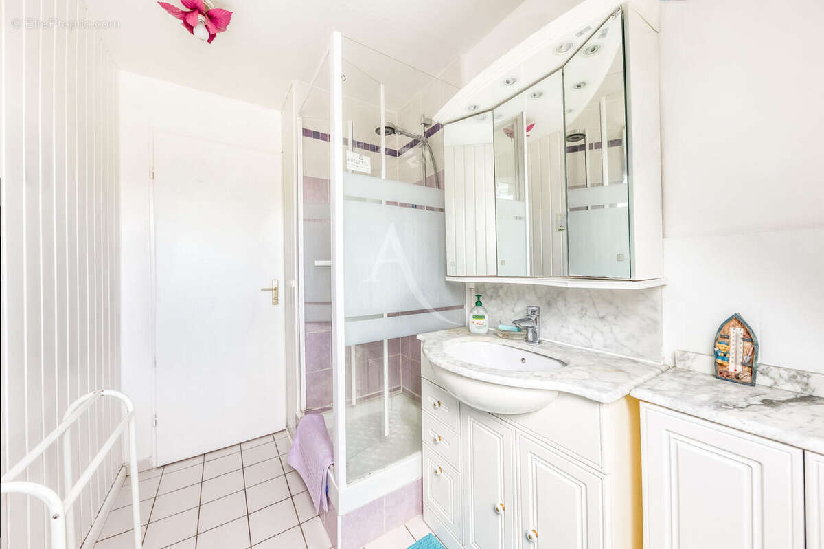 Maison à OZOIR-LA-FERRIERE