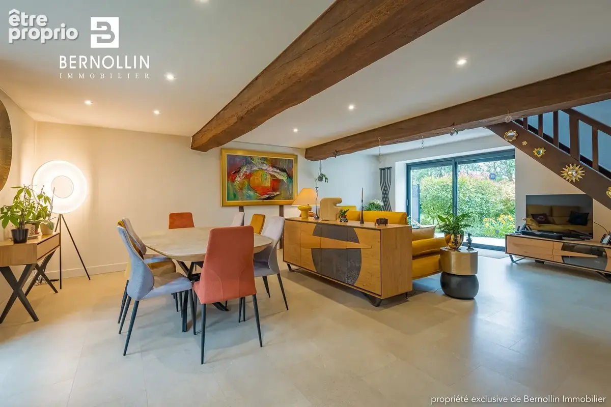 COUP DE COEUR à Curtafond - Propriété de charme de 300 m2 - 11 pièces - photo 4