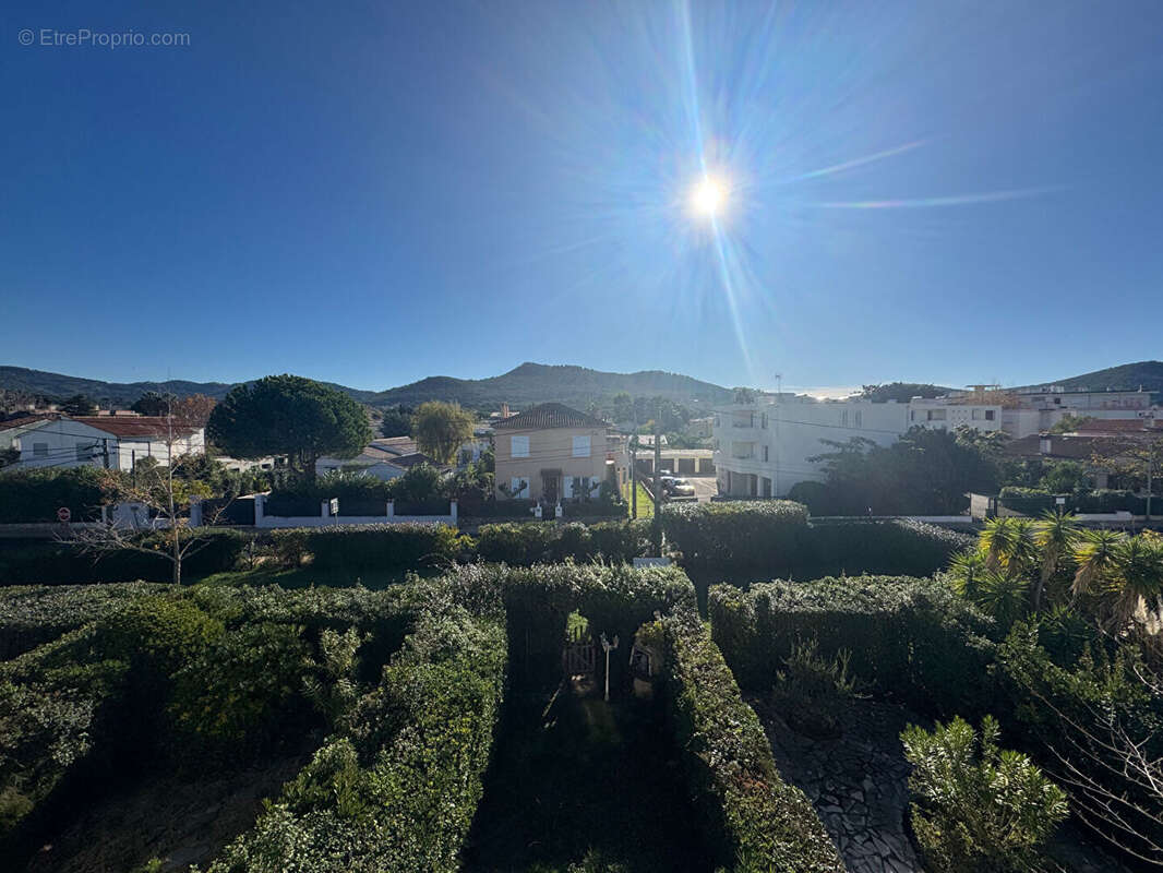 Appartement à SAINT-CYR-SUR-MER