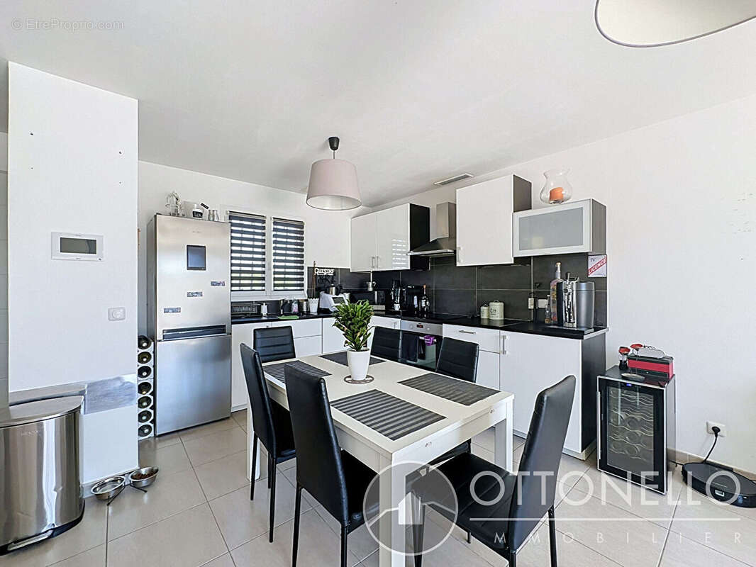 Maison Roquebrune Sur Argens 4 pièces 81,73 m2 sur 547 m2 de terrain avec garage - photo 7