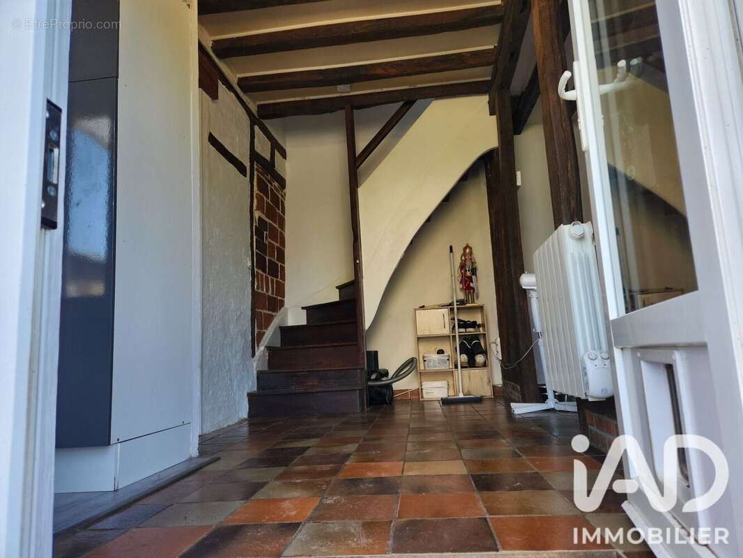 Photo 8