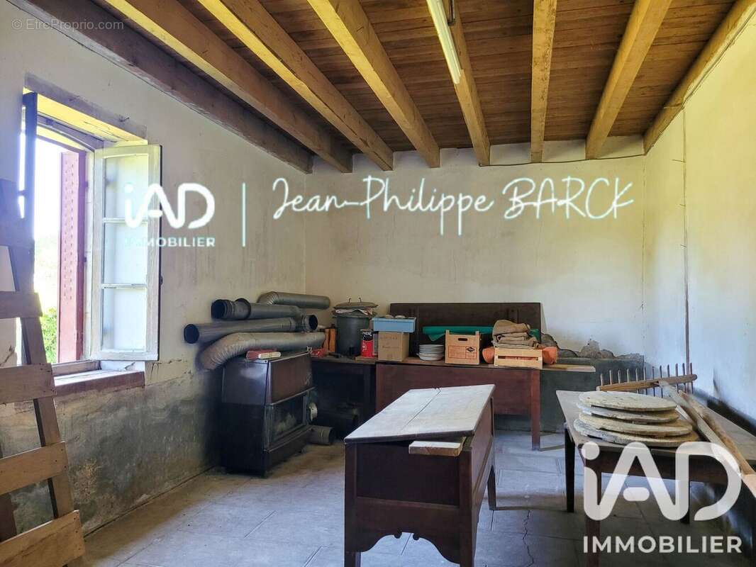 Maison 233 m² à Mazirat  - photo 8