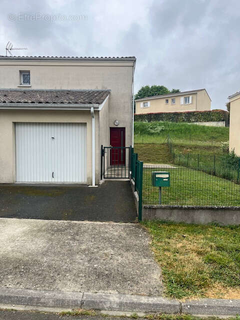 Maison à BRANNE