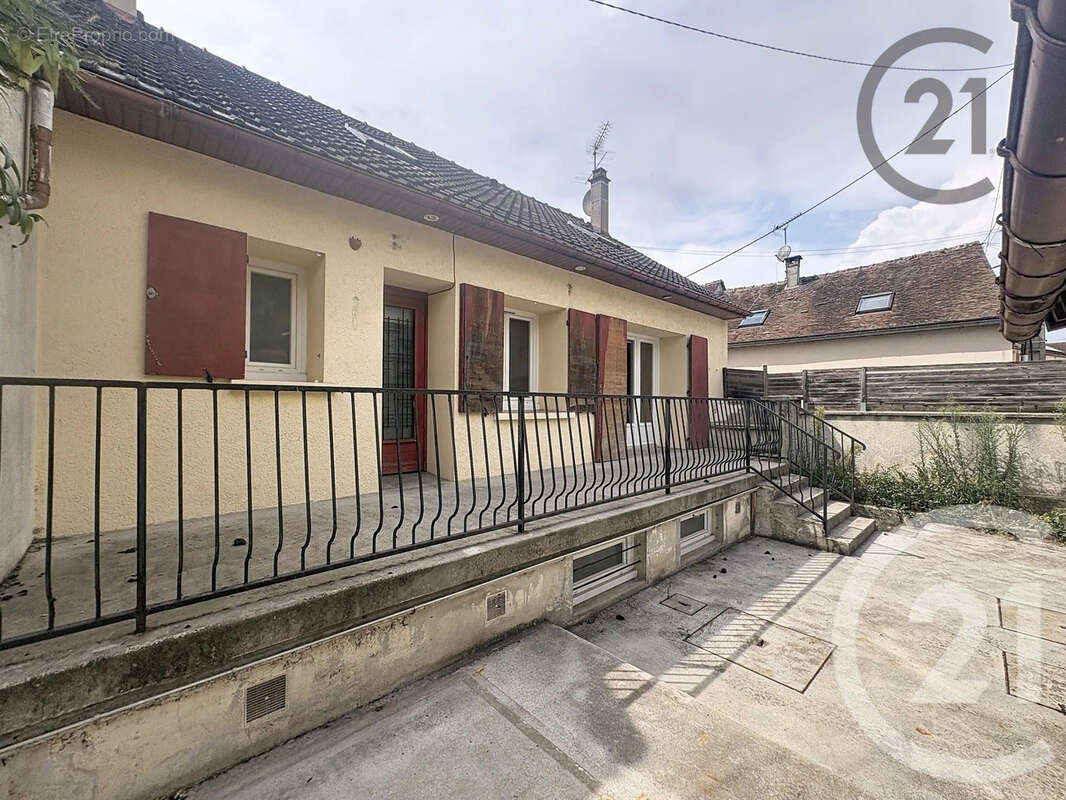 Maison 126 m² à Salins  - photo 2