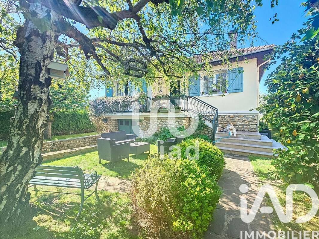 Photo 1 - Maison à GRETZ-ARMAINVILLIERS