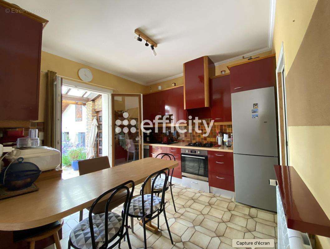 Maison 150 m² à Feurs  - photo 4