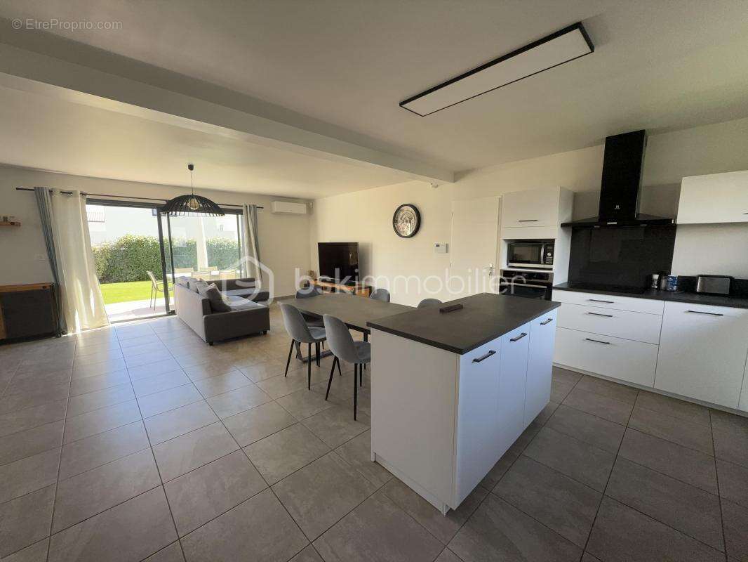 Maison à COURNONTERRAL