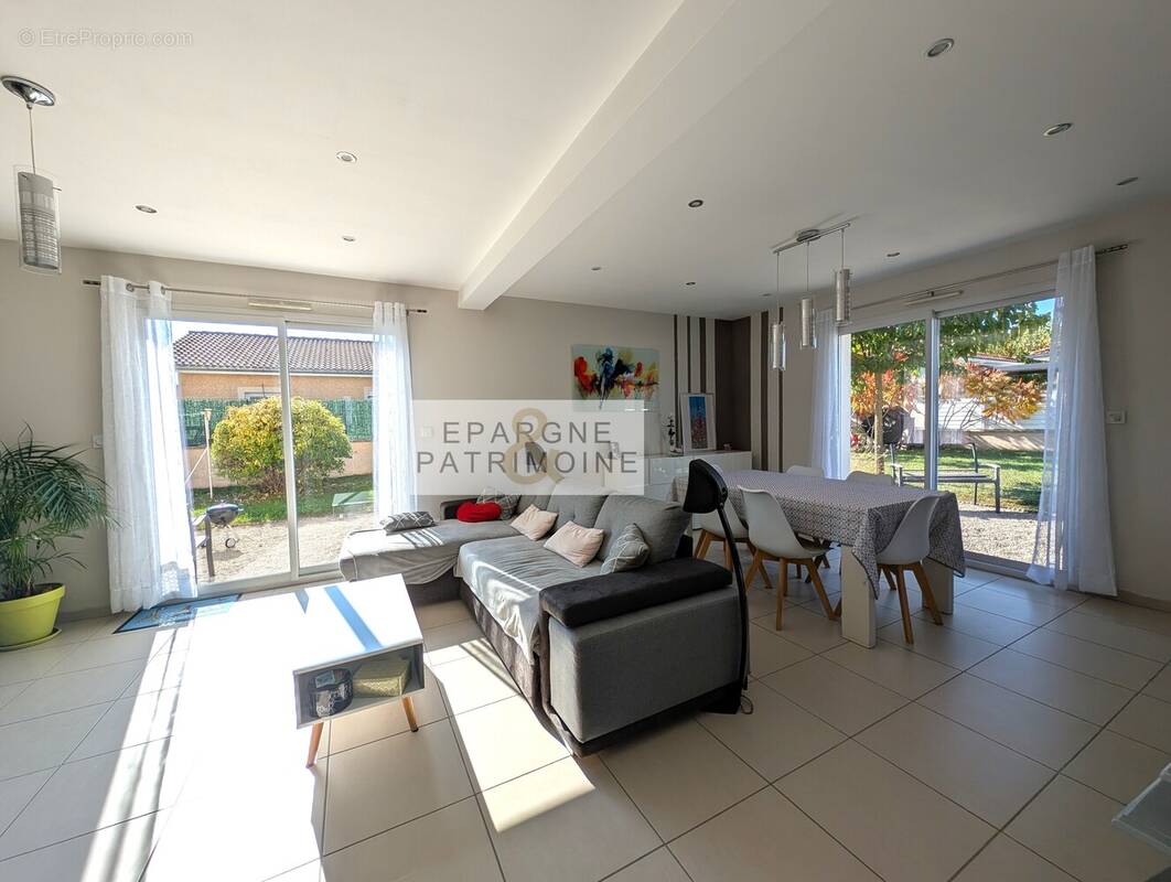 n°6 - Maison à CHARVIEU-CHAVAGNEUX