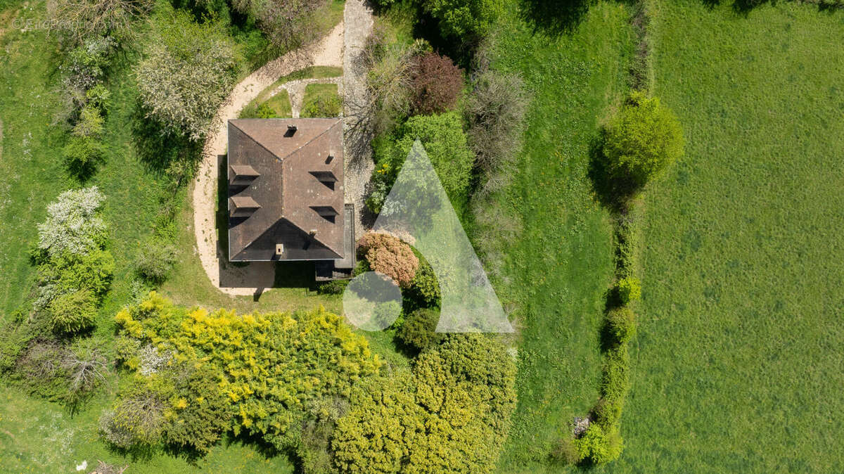 Maison à LACAPELLE-MARIVAL