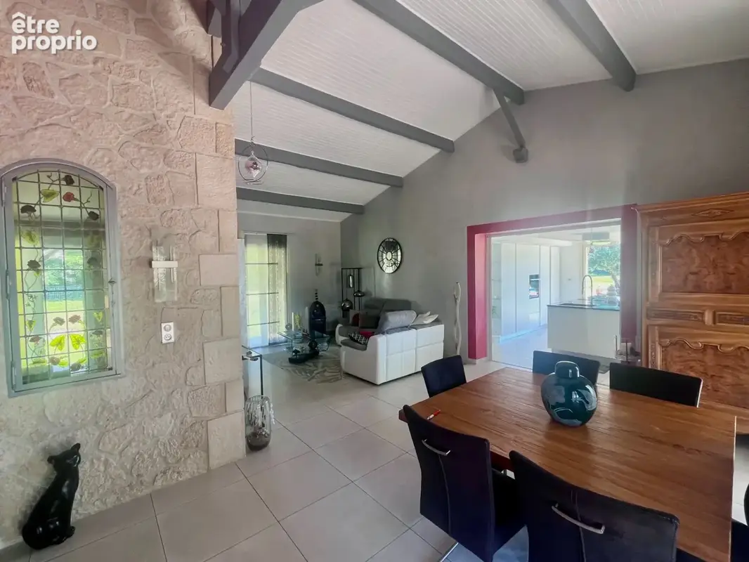 Maison 6 pièces avec piscine et parc paysager - photo 5