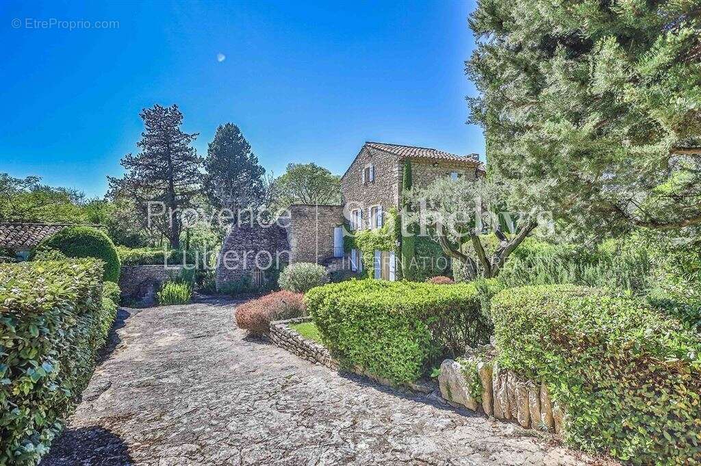 Maison à GORDES