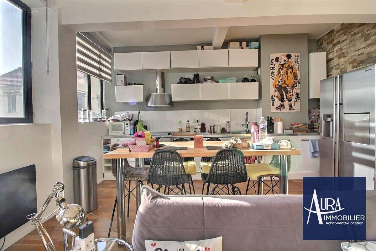 0_0007 - Commerce à LES LILAS