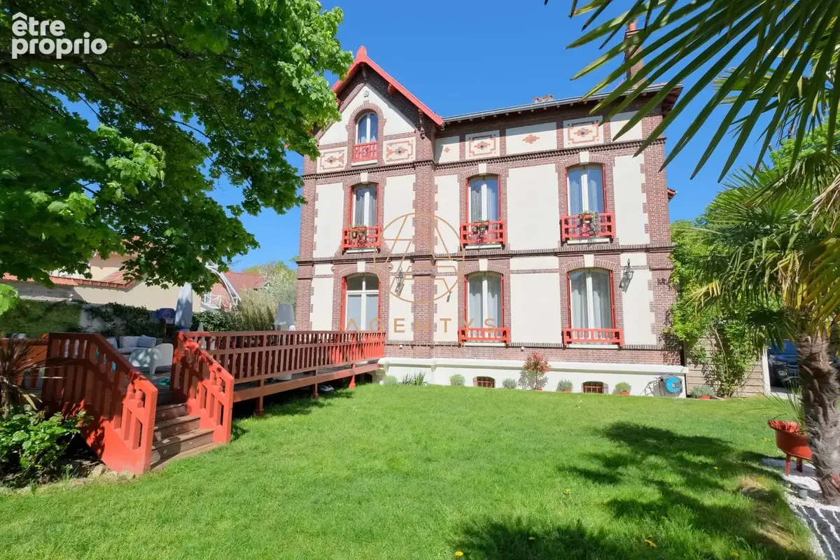Photo Maison à Saint-Maur-Des-Fosses au prix de 1 997 500€