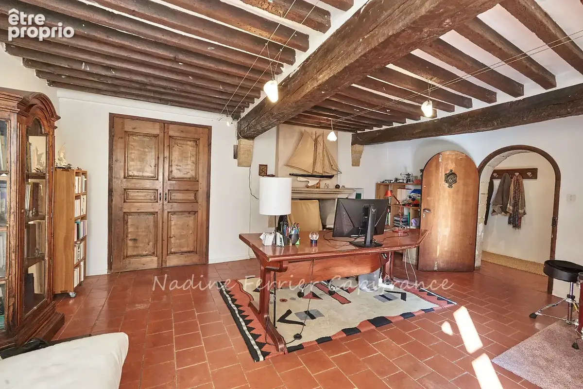 Jouques (13) – grande maison de village rénovée – 215 m² – 4 chambres – terrasse panoramique - photo 1