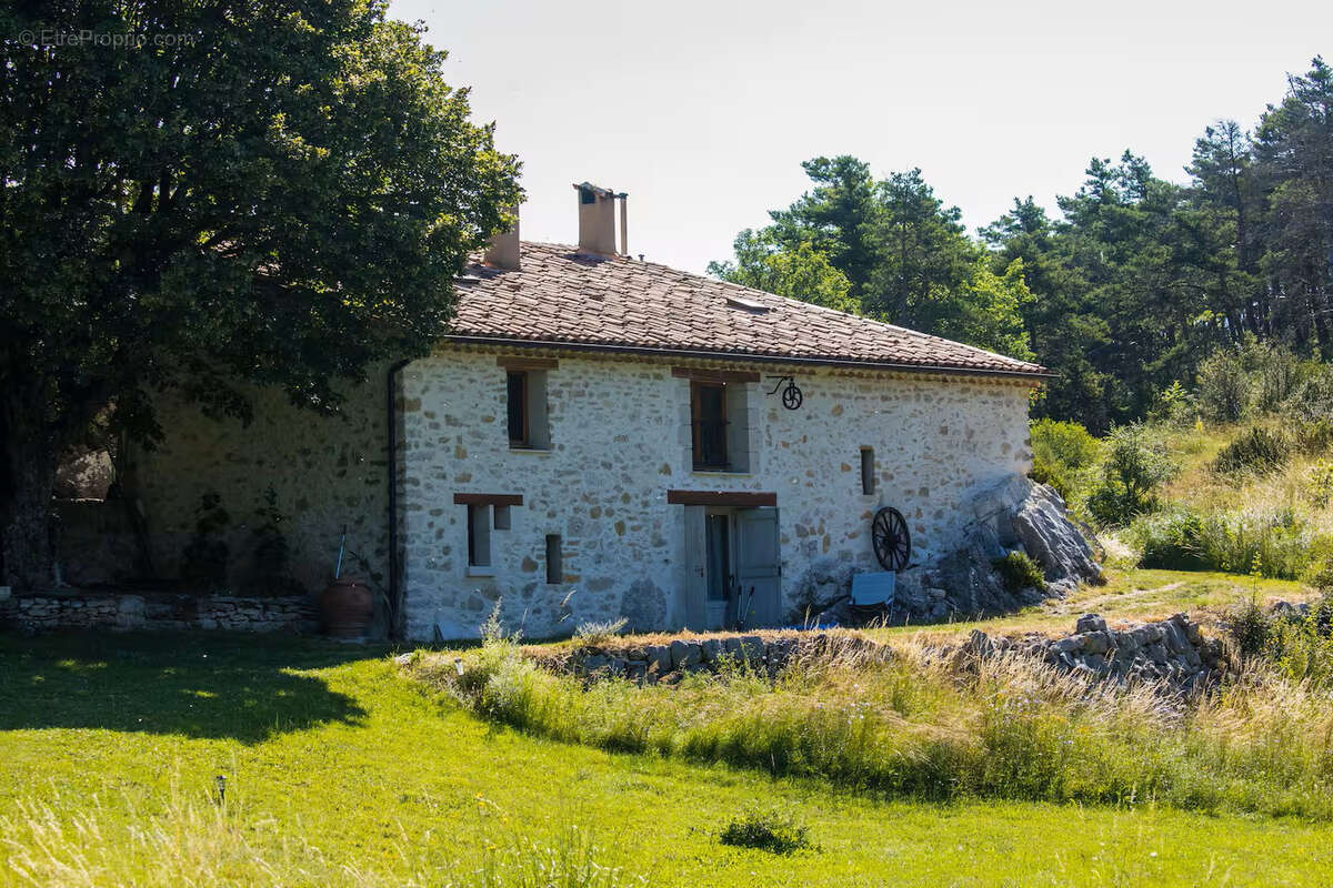 Maison à LA PALUD-SUR-VERDON