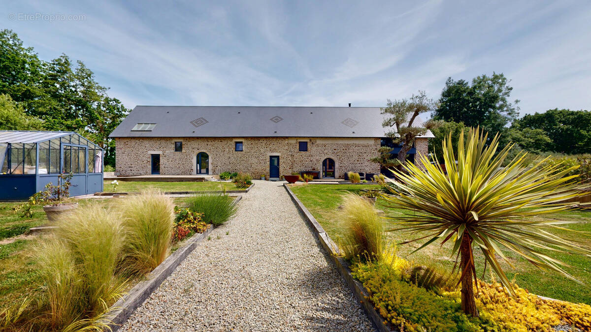 Maison à MILLIERES