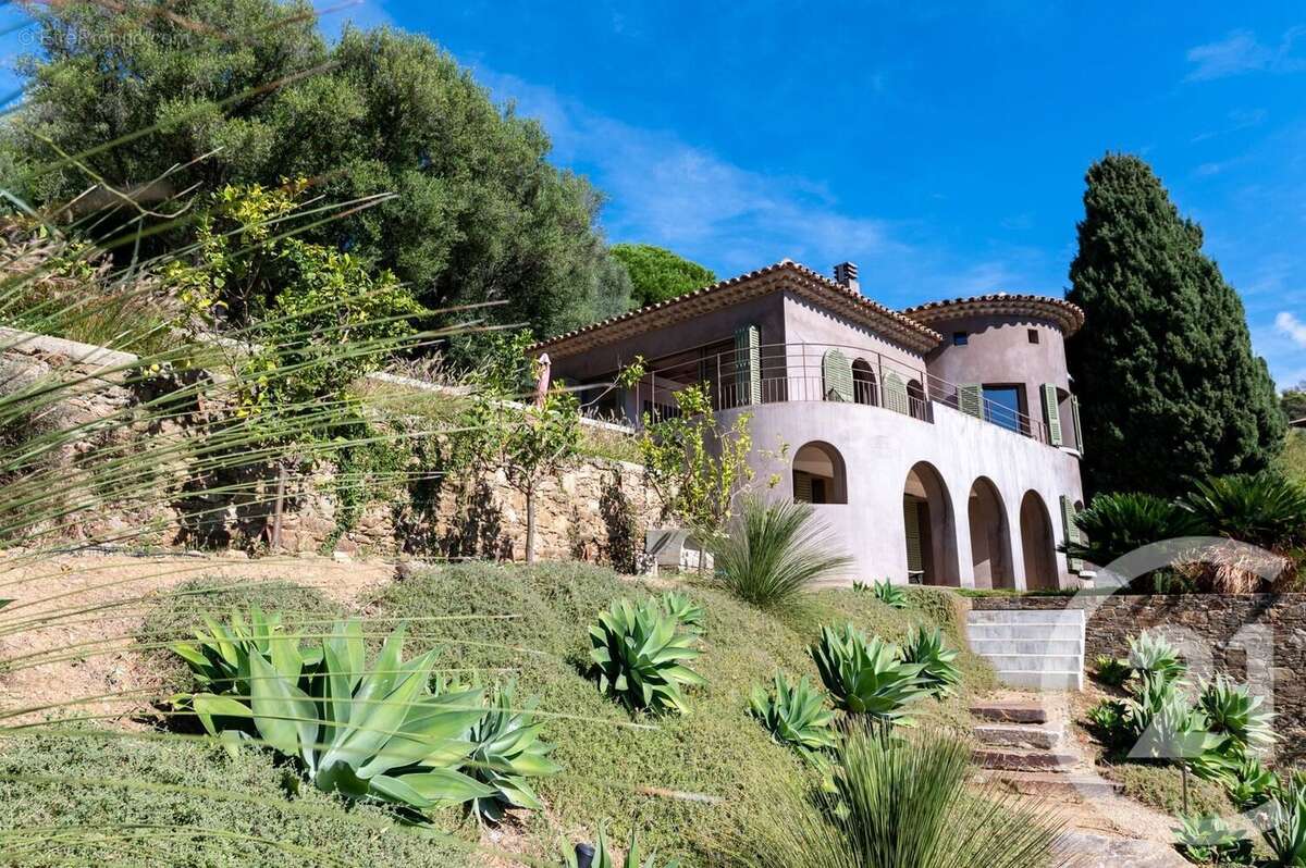 Maison à BORMES-LES-MIMOSAS