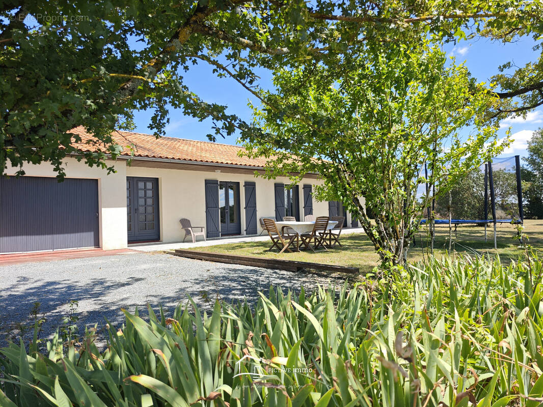 Maison à LOUBIGNE