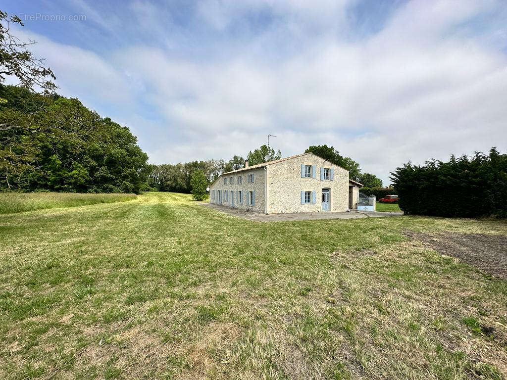 Maison à SAINT-DIZANT-DU-BOIS
