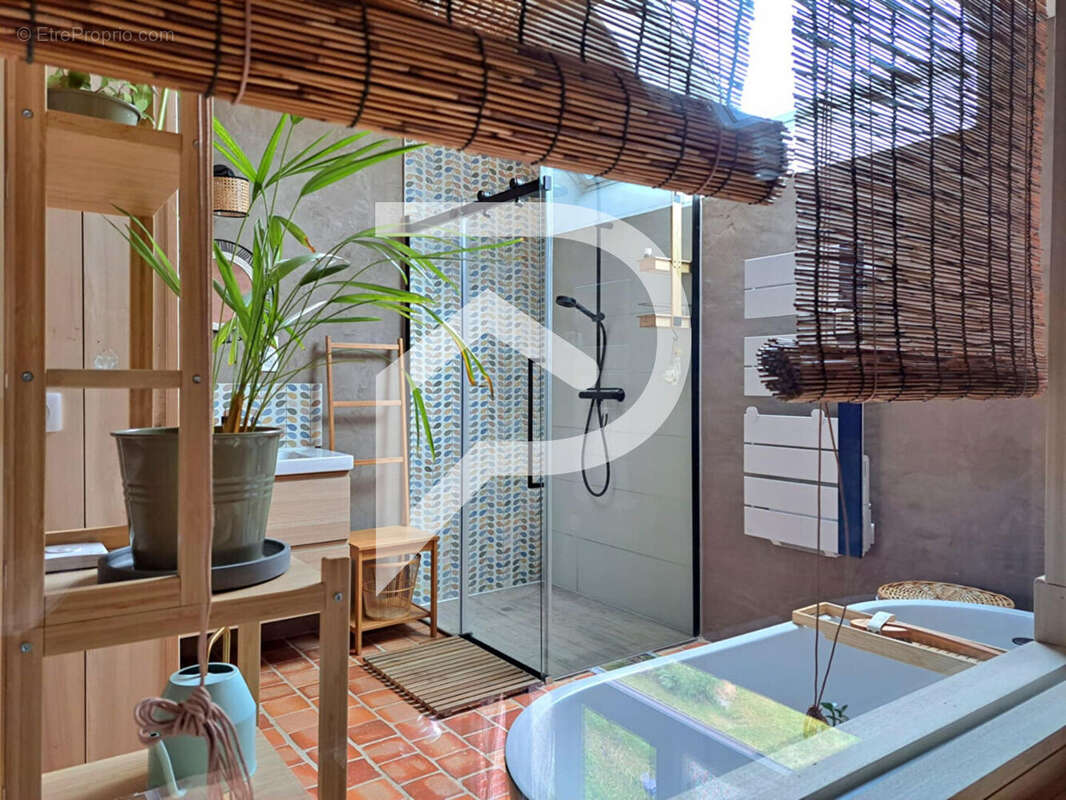 Maison à MILLY-SUR-THERAIN