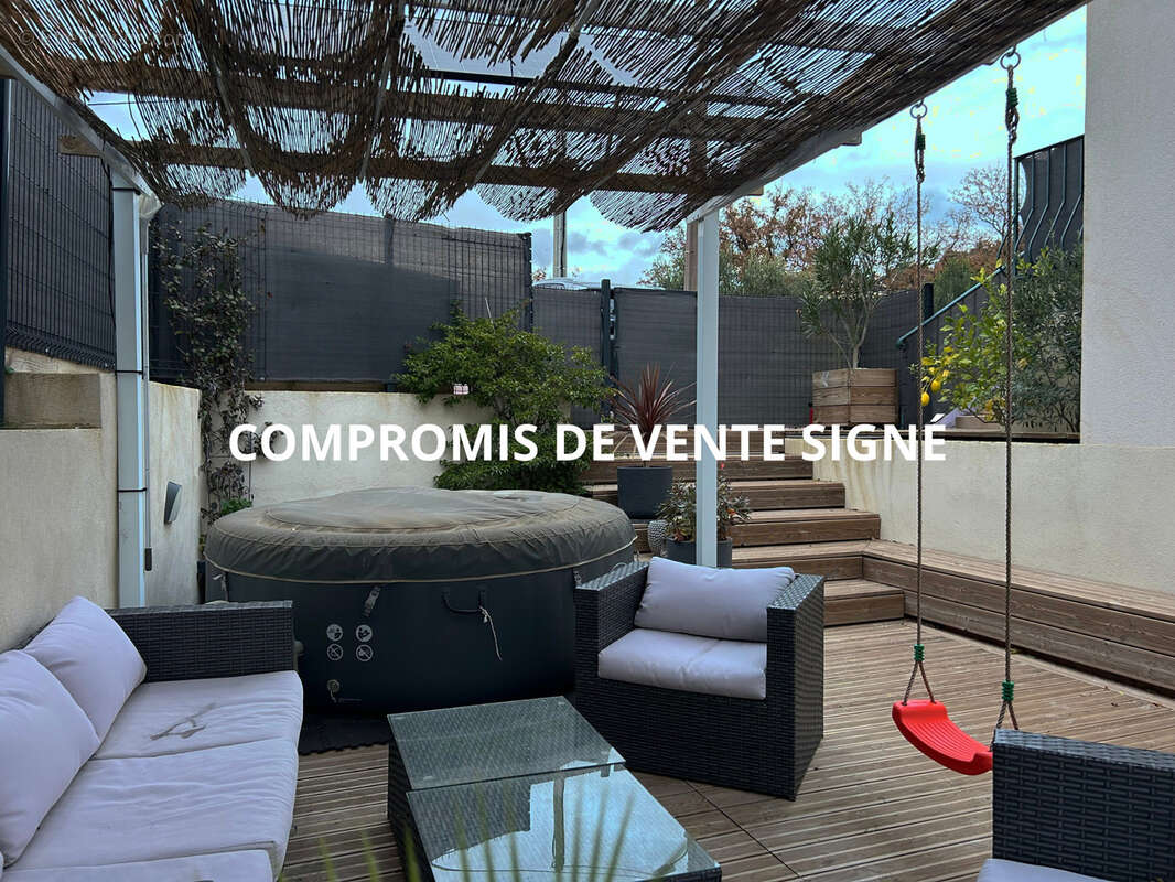 Maison à LE CASTELLET