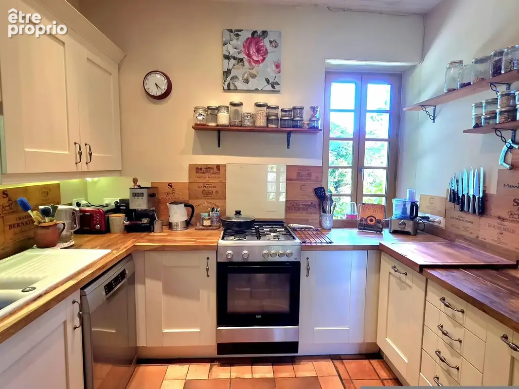 Charmante maison en pierre avec piscine et jardin, située dans un hameau paisible - photo 4