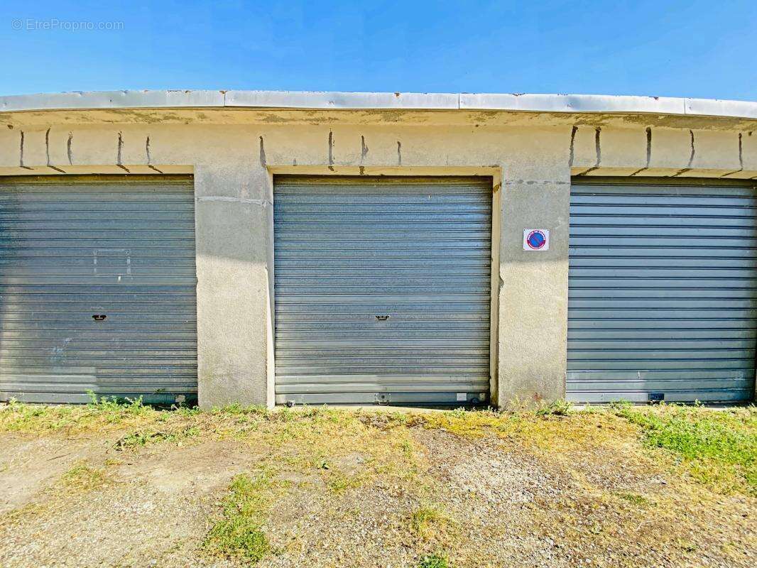 Parking à VERNET