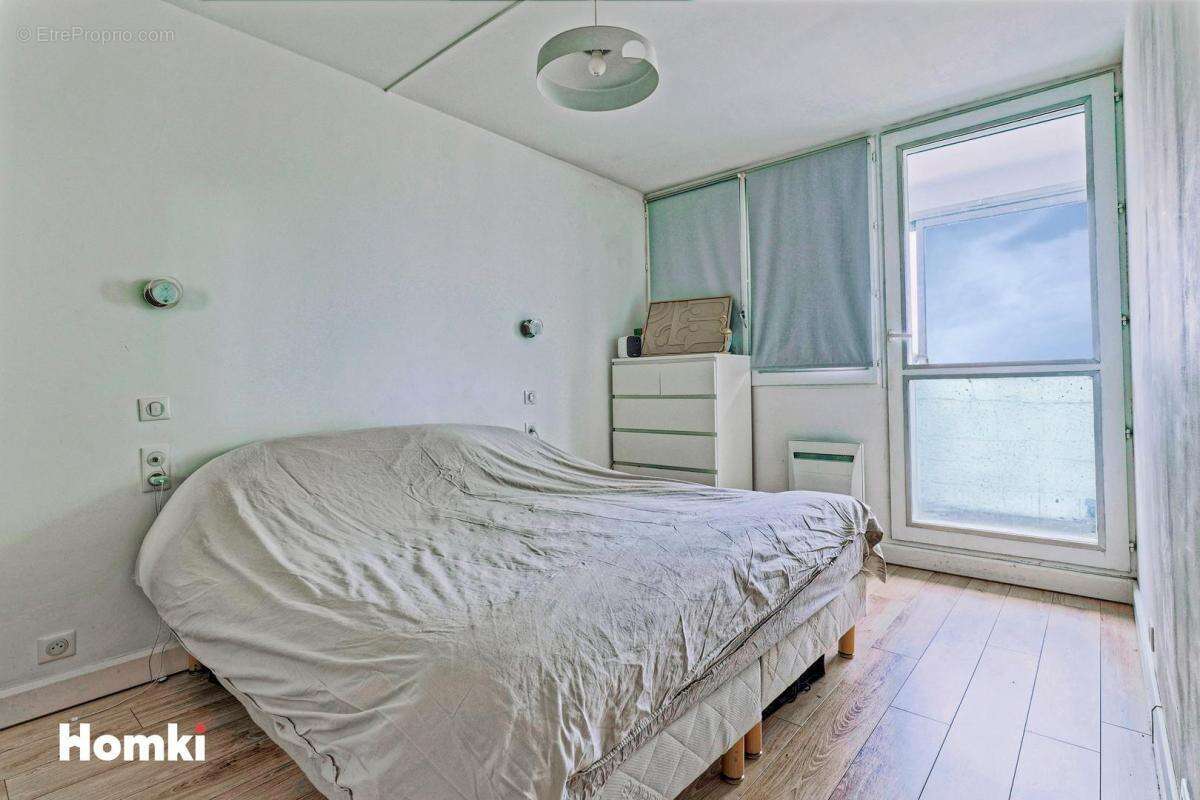 Appartement à CHARENTON-LE-PONT