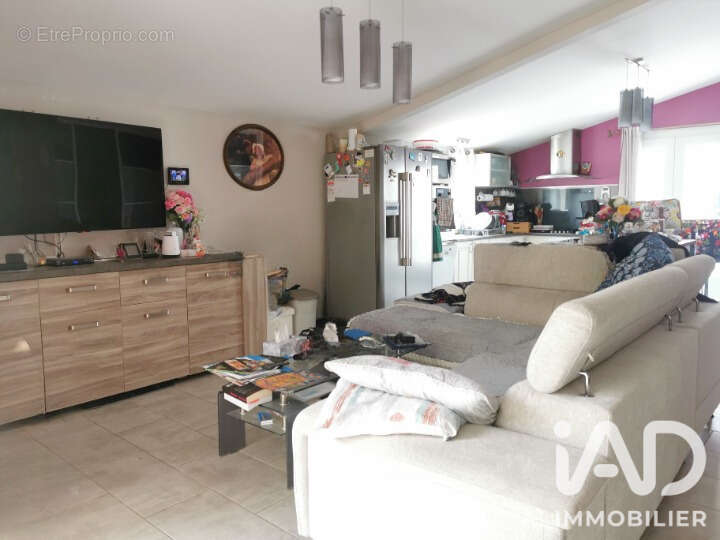 Maison 100 m² à Abzac  - photo 8