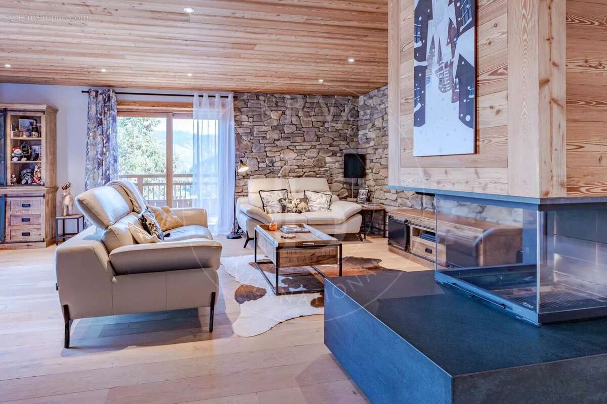 Maison à LES ALLUES