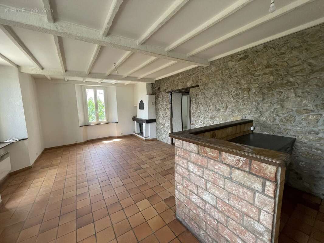 Appartement à CONTES