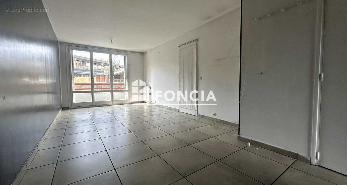 Appartement à VILLENEUVE-LA-GARENNE